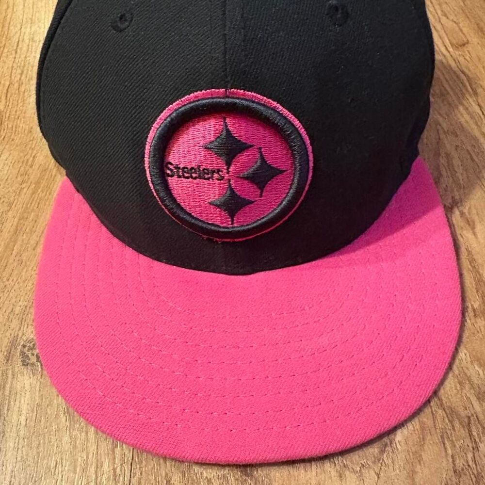 New-era Men's Black and Pink Hat